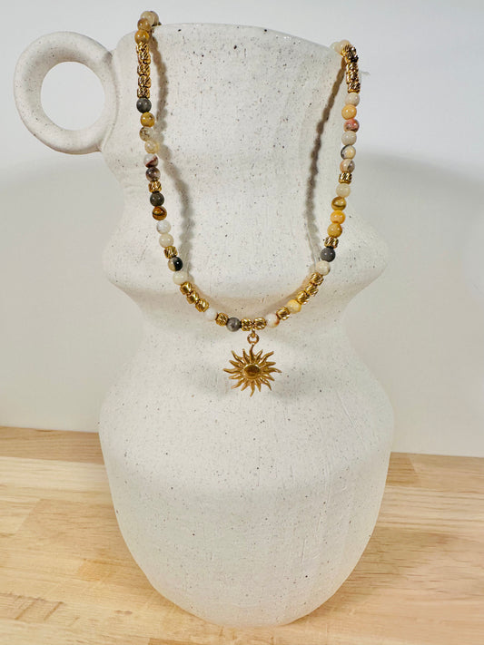COLLIER CHARMS avec Pierre Oslo